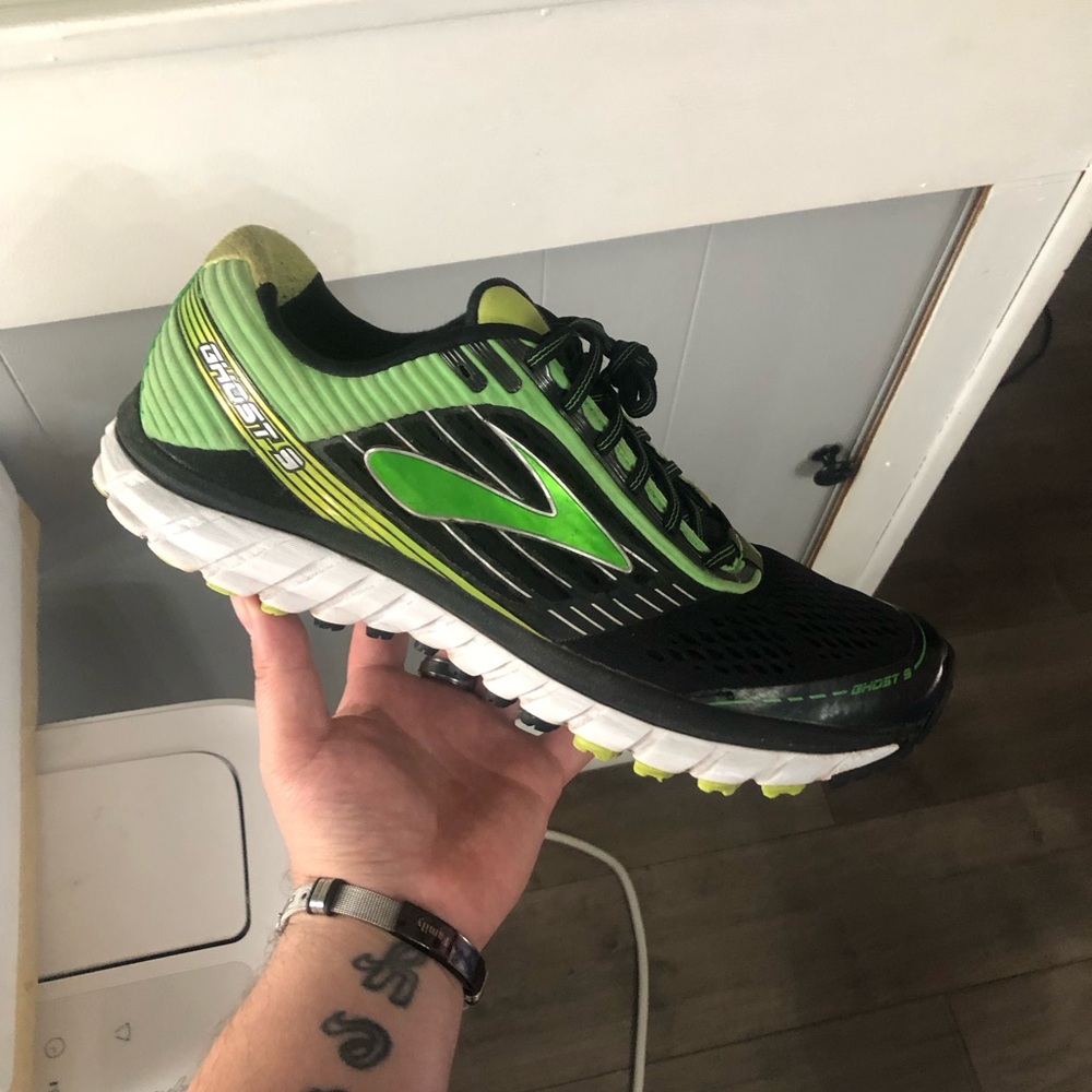 Brooks Ghost 5 Black and Green Athletic Shoes